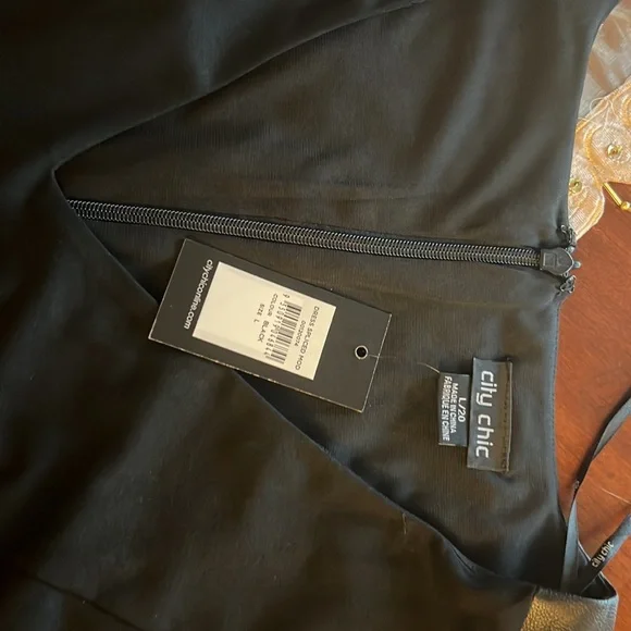 City Chic Spliced MOD Dress in Black - Picture 3 of 4